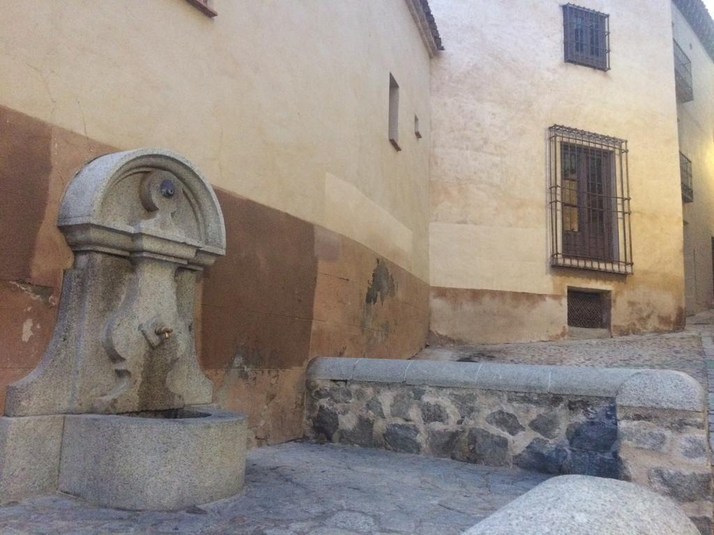 Apartamentos Coliseo Toledo Exterior foto